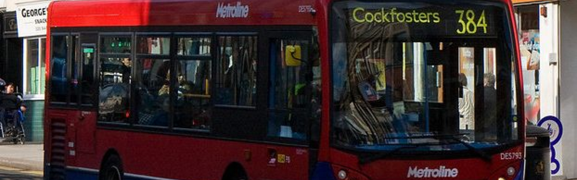 384 bus in High Barnet