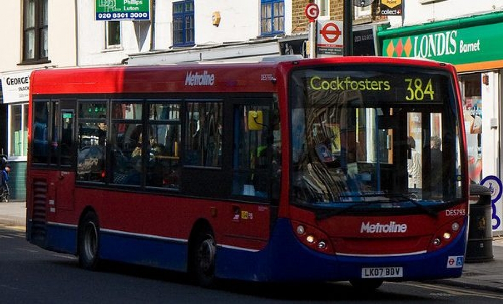 384 bus in High Barnet