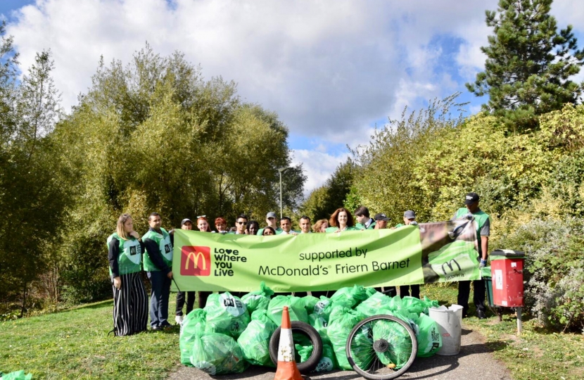 Theresa Villiers litter pick