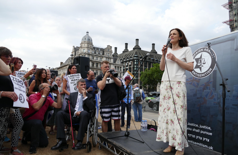 Theresa Villiers speaks at a rally against antisemitism