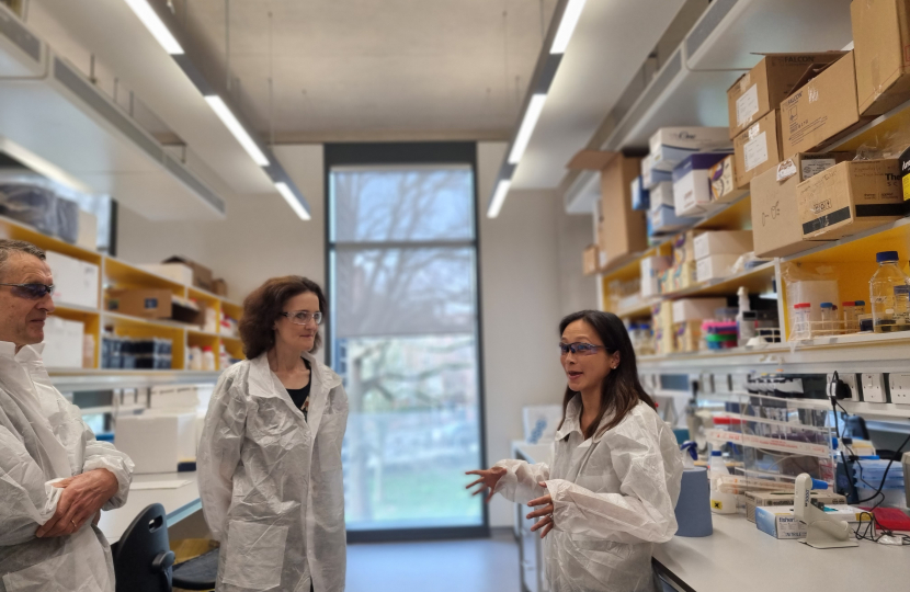 Theresa Villiers MP visits research lab at Royal Free Hospital