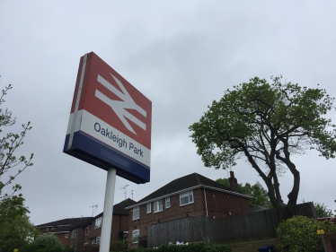 Oakleigh Park station photo