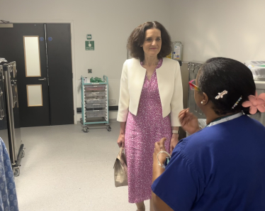 Theresa Villiers MP visits Chase Farm Hospital